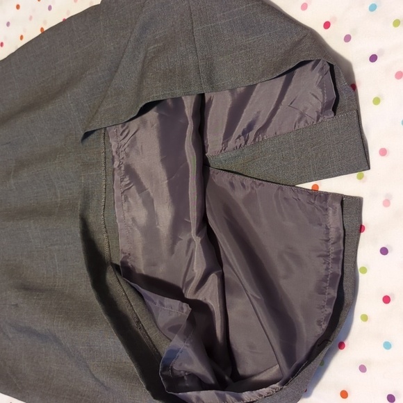 Emily Women's Grey 2 piece Jacket Dress. Size 12. - Picture 9 of 15